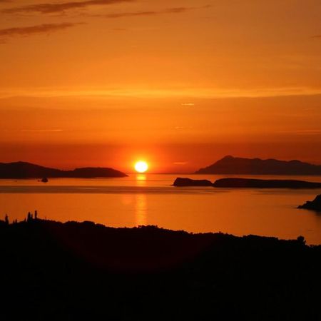 Sunset Sea View Villa 6 Ариллас Экстерьер фото